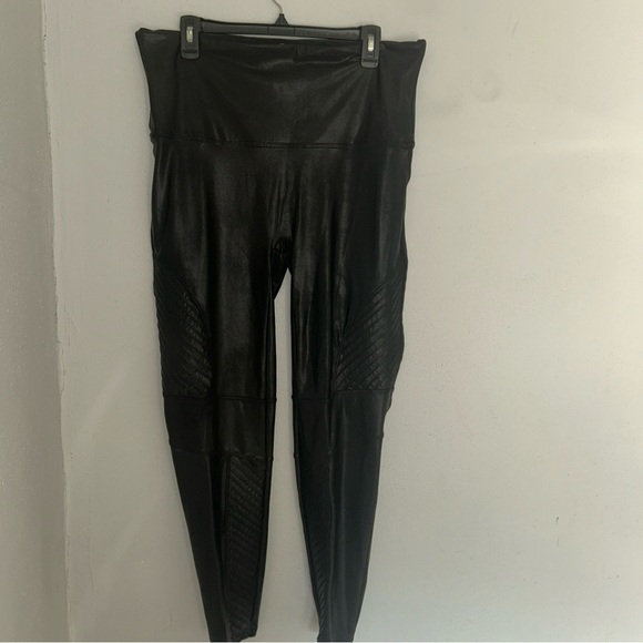 SPANX Classic Black Leggings - Picture 1 of 3